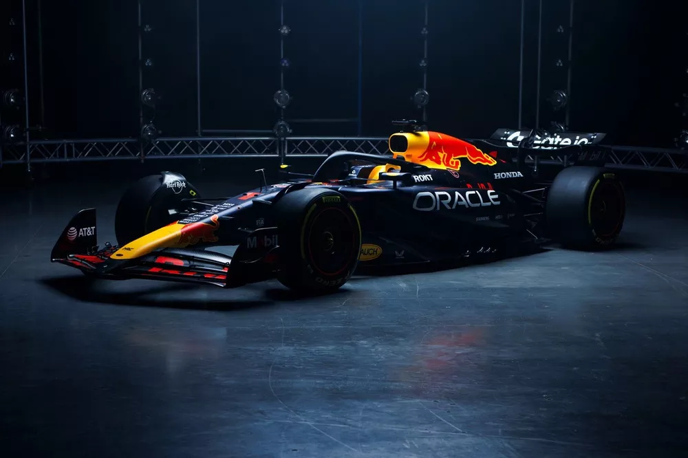 Dalam Keremangan, Red Bull Unjuk RB21 untuk F1 2025