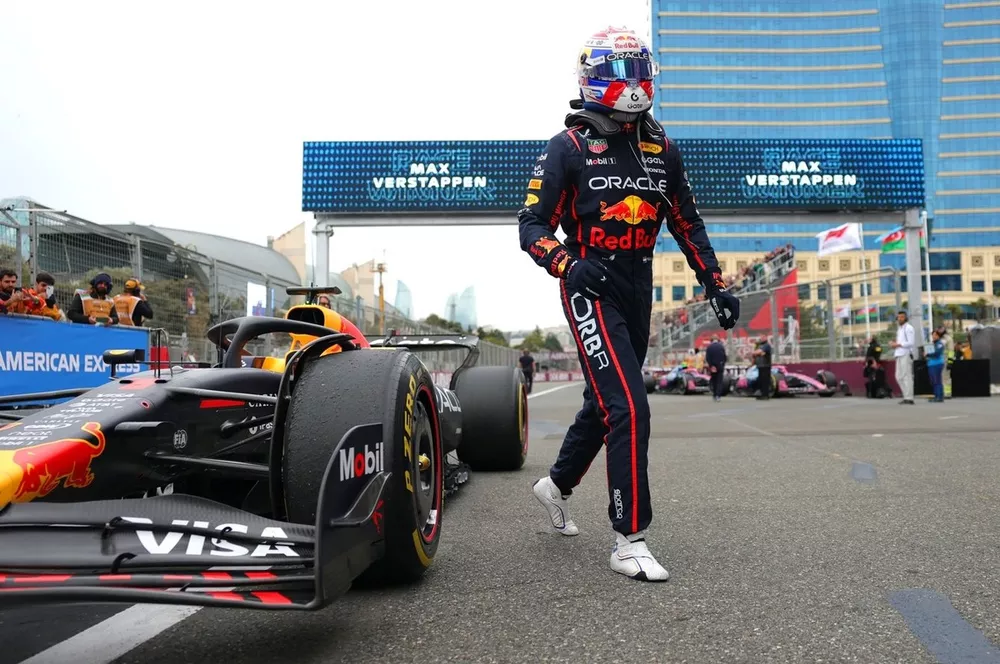 Verstappen Tentukan Strategi Kemenangan di F1 GP Azerbaijan